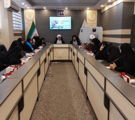نشست هم‌اندیشی هفته نوجوان در استان فارس